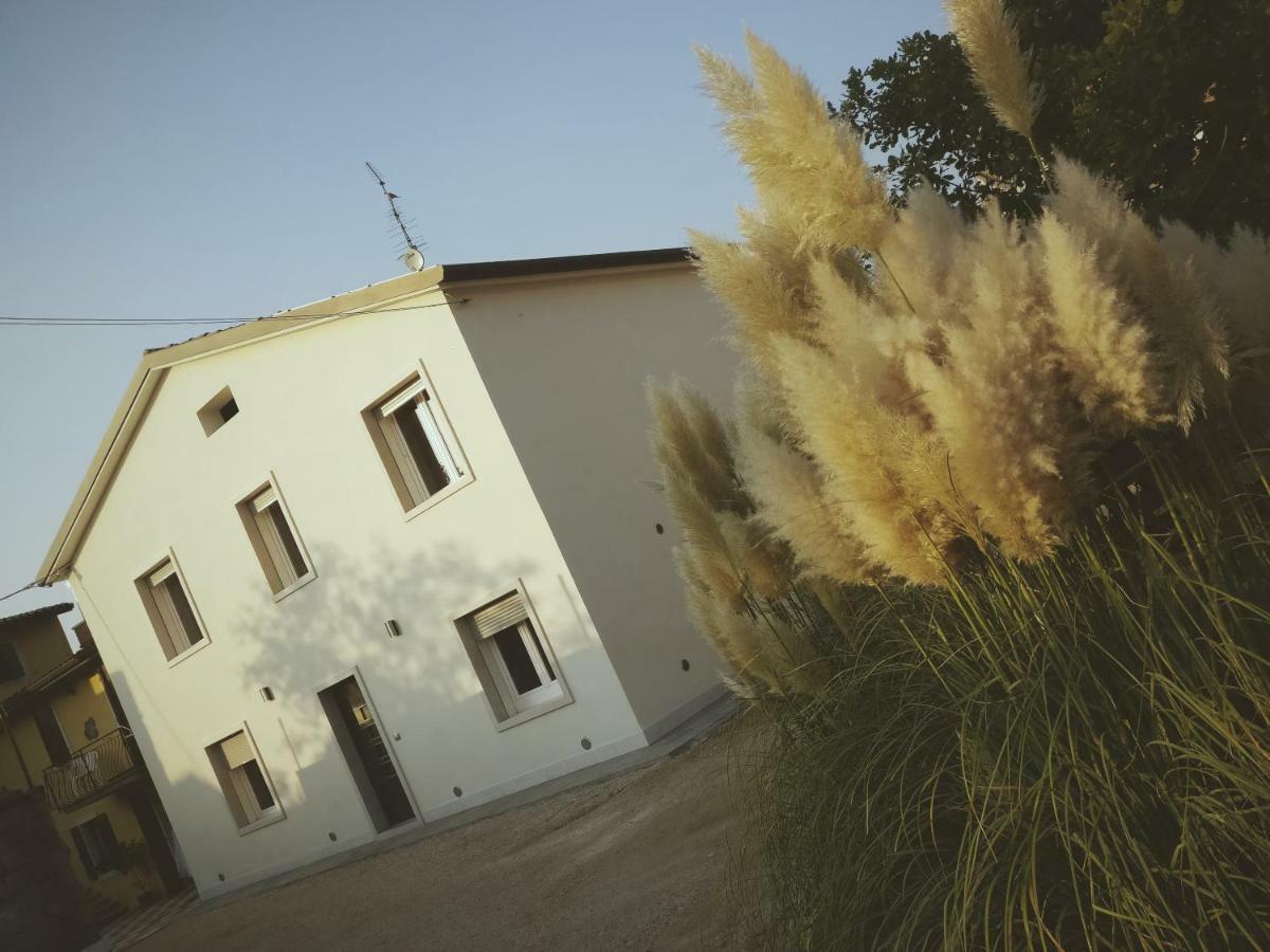 The White Building - Rooms Costermano Exterior photo